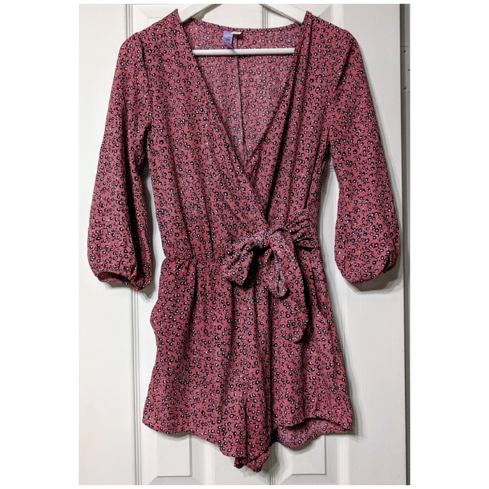 Francesca's Alya Flower Pink Navy Wrap Tied Romper